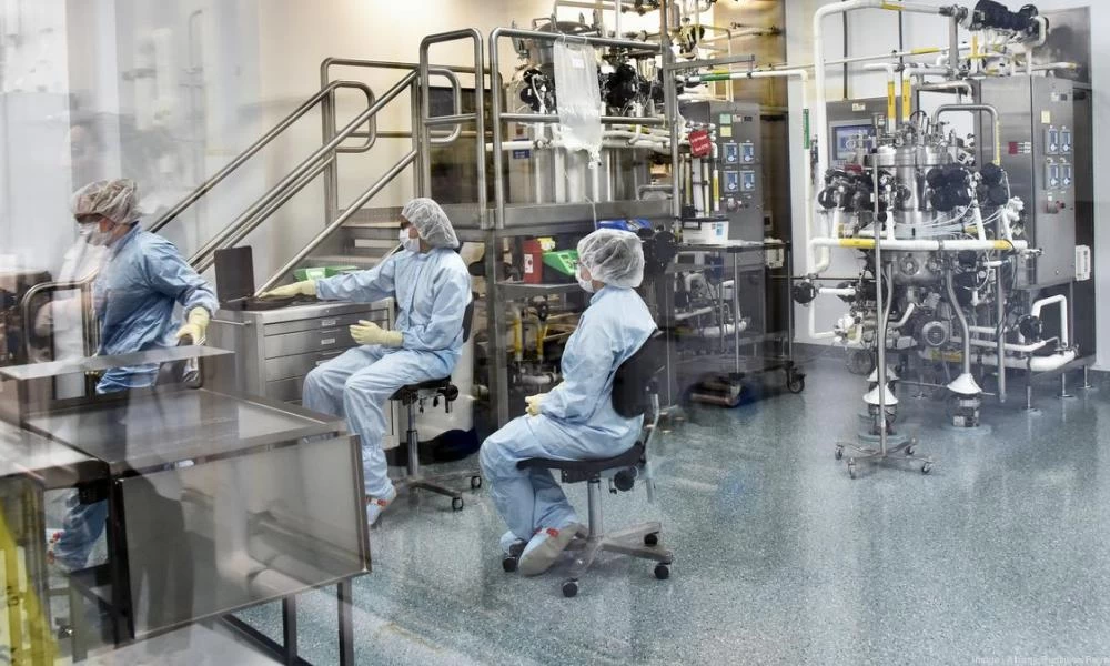Κορονοϊος: H Regeneron ξεκινά δοκιμή σε ανθρώπους πειραματικού κοκτέιλ αντισωμάτων